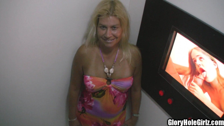 Glory Hole Girlz: Florida rokende barfly hoer blonde creampie kijkgat Dick Sucker!