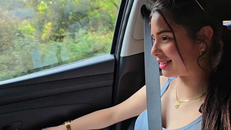 Passionsecret07: Neighbor on Roller Skates Has Public Sex in the Car