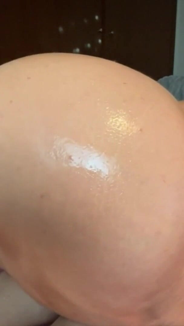 Poppygiirl: Cam Girl Shygirlfromeurope and Her Fuckmachine!
