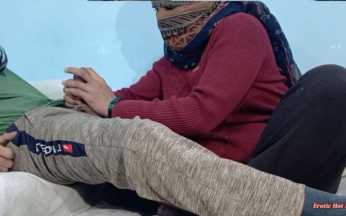 Netu: Ấn Độ bhabhi thủ dâm devar với một handjob rất tốt