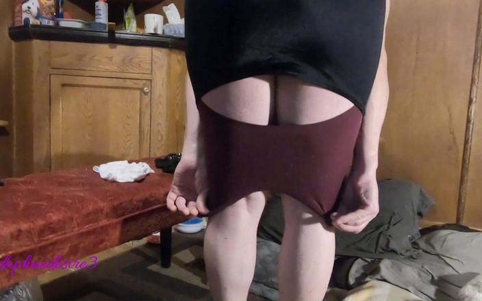 Daphne Desire: Daphne Dressing Room Panty mengusik minidress hitam