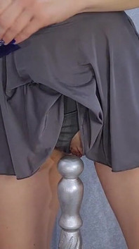Feticci Del Letto. Piccola MILF Arrapata Ha Allargato La Figa Dopo Aver Letto Dopo Aver Cavalcato