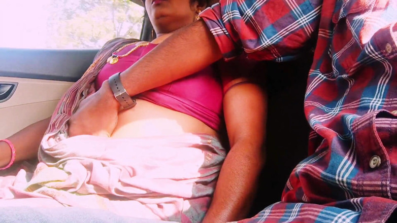 Telugu honey lips: Sexe dans une voiture indienne. Une belle-mère desi essaye de...