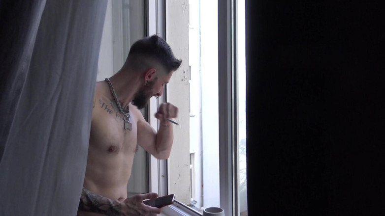 Gaybareback: Fransk botten knullad barbacka av 2 topp XXL kuk