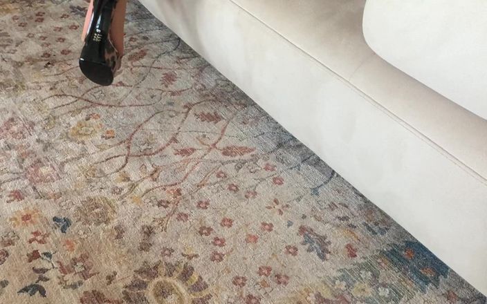 cd_aysemmm: Üvey annem bir dizi izliyor, ben de izledim