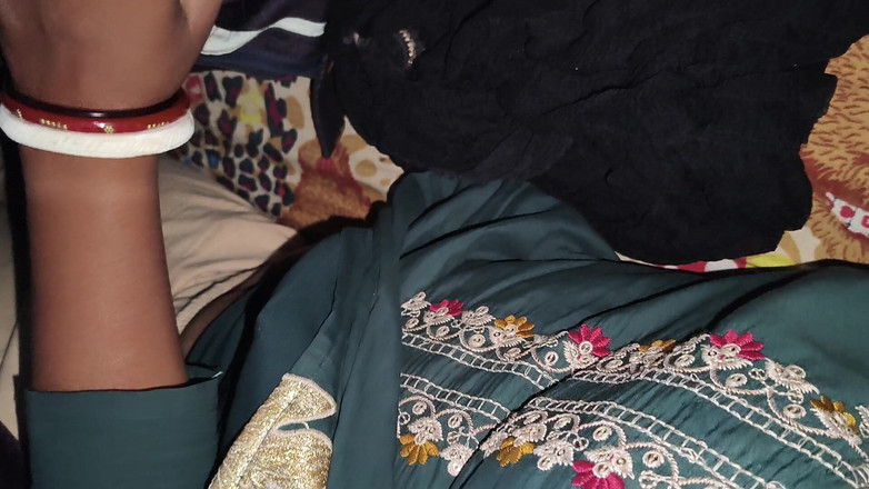 RoboticApple28: Acordei minha esposa à noite e soquei sua bunda! Indiana Vhabhi...