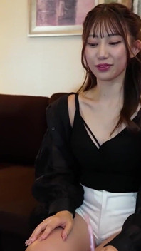 สาวแม่บ้านคาเฟ่ที่มีแฟนหนุ่มและเราเย็ดกันหลังเลิกงาน