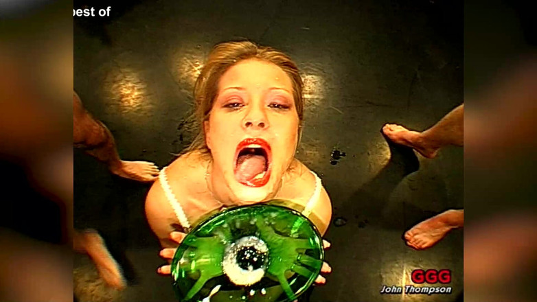 GGG John Thompson Classic Retro: Ggg John Thompson - Melanie Spermahaeschen Cum Promočená blondýnka