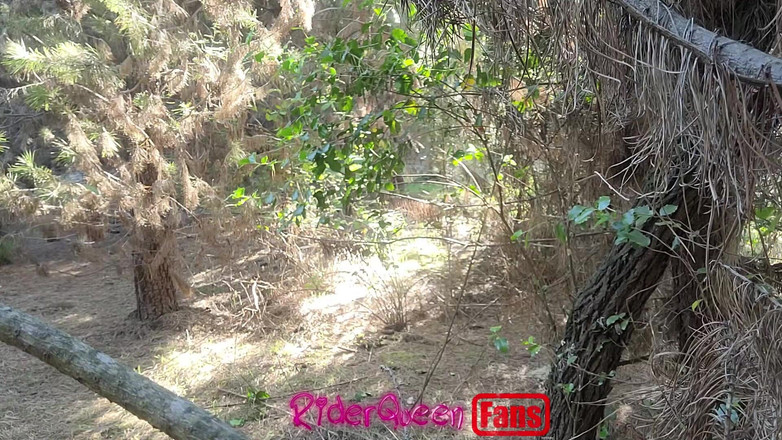 Riderqueen BBW Step Mom Latina Ebony: Riderqueen seul, dehors, vidéos pour mes fans.