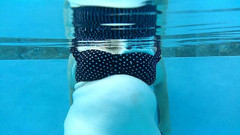 BBW nurse Vicki adventures with friends: Schau Zu, Wie BBW-krankenschwester Vicki Mit Unterwasserkamera Im Pool Trainiert,...