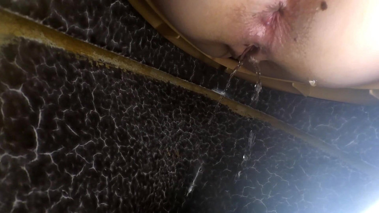 SexyFairyTale: Baby pissing in the toilet