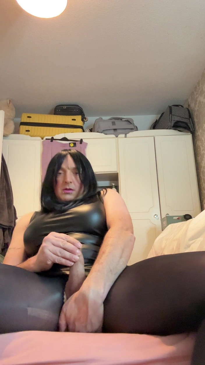 CuteCassie1982: Wet Look Dress Mengusik