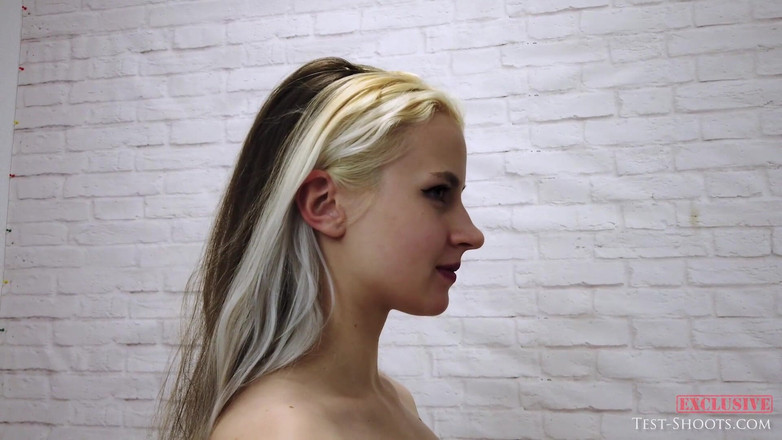 Test-Shoots: Katya yang berusia 18 tahun berbogel buat kali pertama dalam temu...
