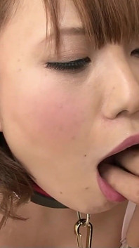 Uległa Japonka z kołnierzem uwodzi do twardego głębokiego creampie jebanie w nieocenzurowane JAV porno