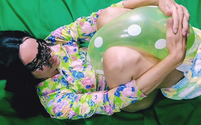 Bolly Karma: 友人の妻は私に彼女のセンセーショナルな体を提供します