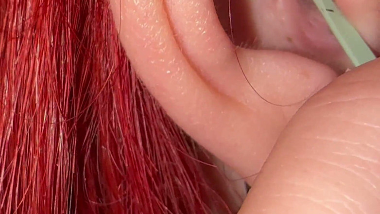 lanalovacutie: Cleaning Ear Wax