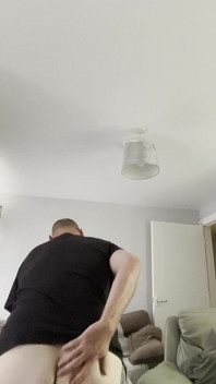 Nadržená v salonku