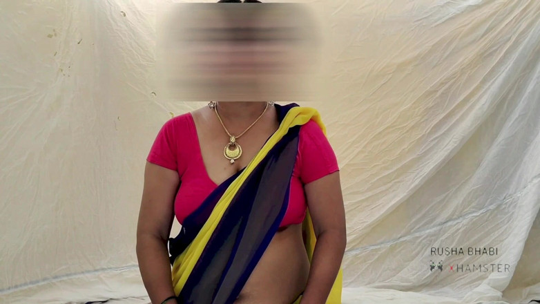 RUSHA BHABI: Teman wanita India panas mengongkek ayah tiri saya yang mendengar...