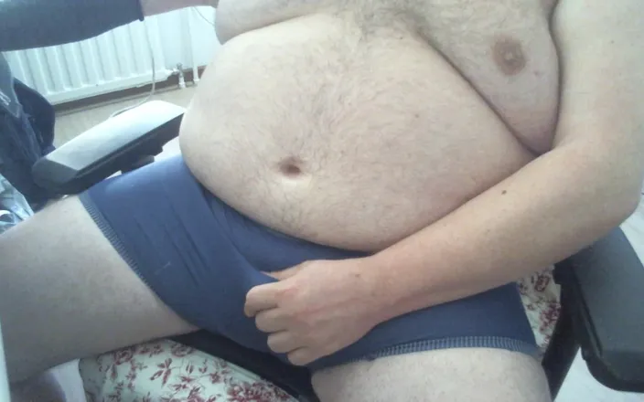 Big Pisser: Showing of My Hot Plump Hairy Body and Shooting Some...