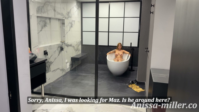 AnissaMiller: ผัวของฉันที่ออฟฟิศและพี่เลี้ยงของฉันระหว่างขาฉันในอ่าง