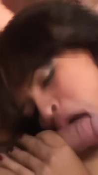 Shemale a intenzivní skupinové šukání