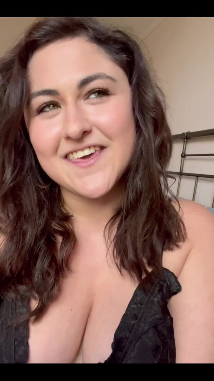 Josie Jaxxon: Josie Jaxxon riceve richieste