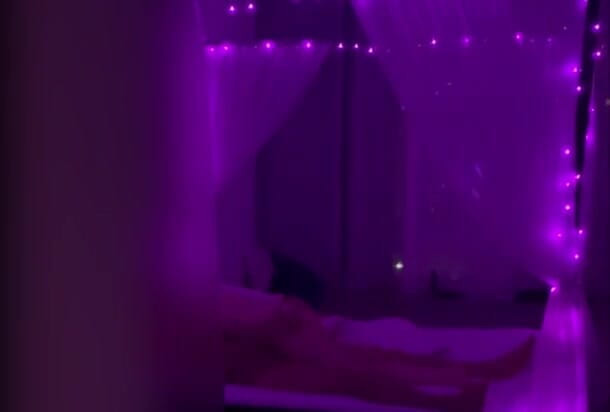 Curry: Cornuto che spia sua moglie