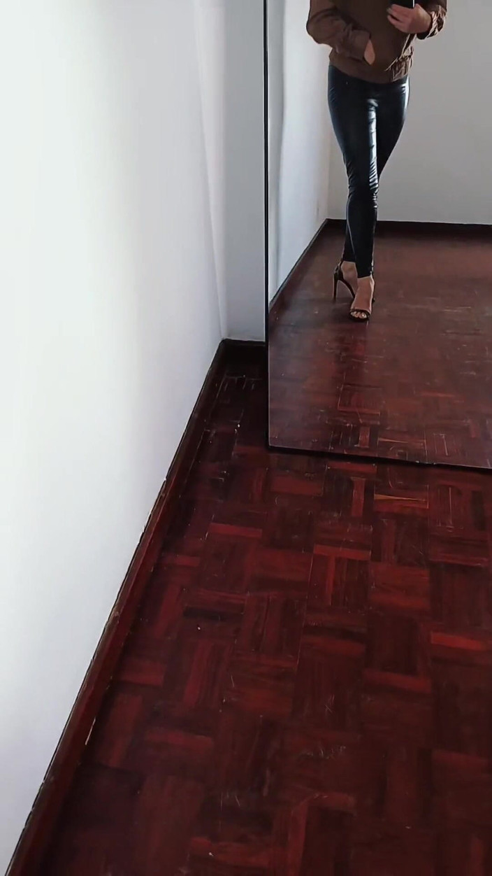 Kinky Lyrical: Kožená kalhoty a jehlové kalhoty