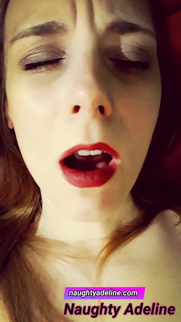 Naughty Adeline: Crot di dalam memekku!