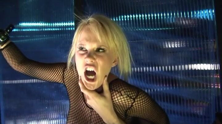 Hot Girlz: Blonda sexy șic este agățată și futută foarte tare