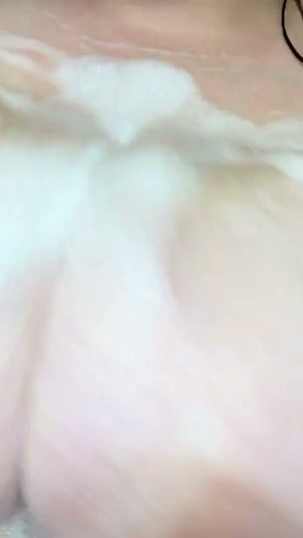 Miss Rayna Belle: BBW Playing with Soapy Tits