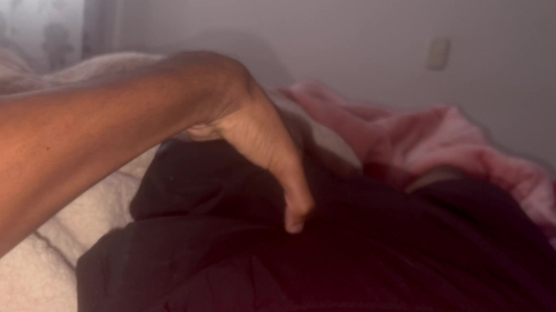 Black-2001: A Good At My Girlfriend's House Berakhir Dengan Cumshot Yang...