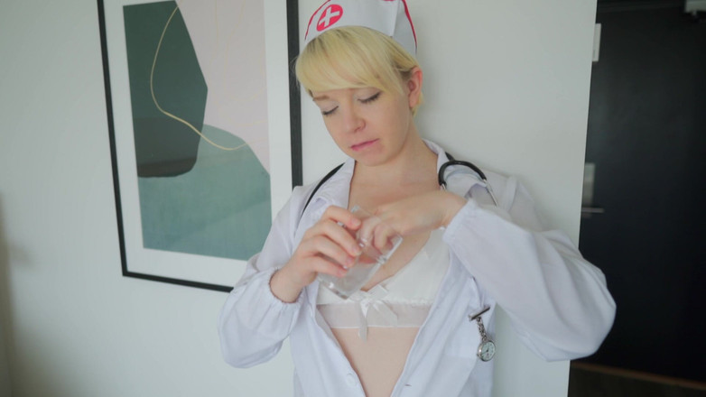 Jolie Lyon: Y tá cần tinh trùng của bạn