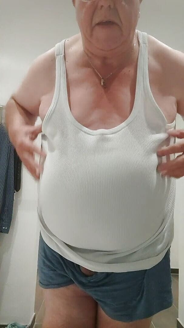 Karlchengeil: E-stim，皮带和良好的振动