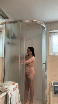 Saya mandi dan sabun pepek dan pantat saya dan kemudian kepala saya