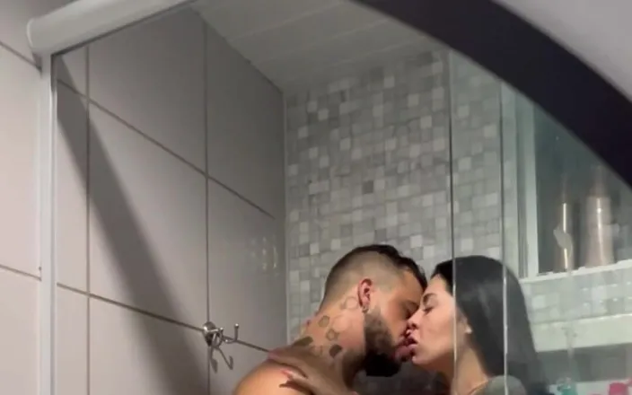 Drii cordeiro: Having Sex in the Shower with Her Boyfriend