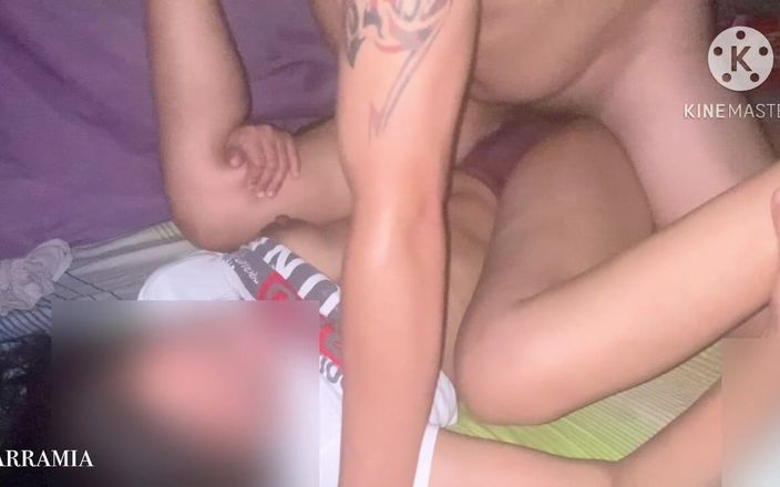 Arramia: 快点给继兄上床，叫醒我老公