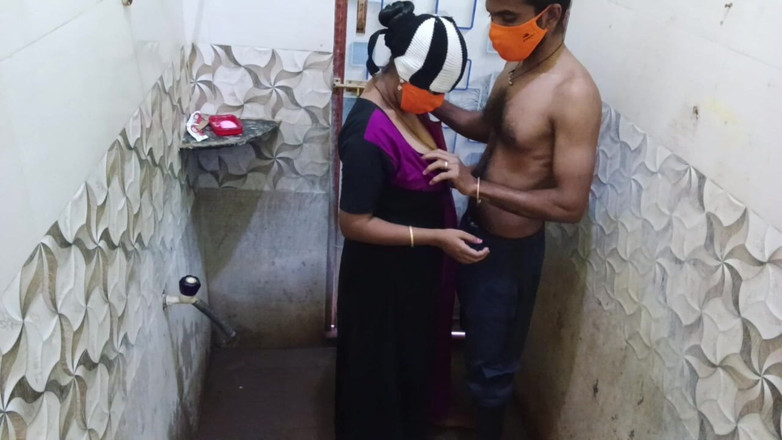 Mami4711: Video làm tình nóng bỏng ấn độ kiểu chó trong phòng tắm