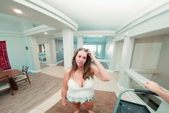 Sex Over 50 VR: The Rub Down