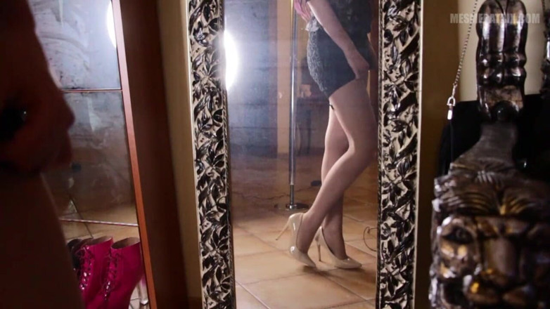 Lady Mesmeratrix Official: Menyilangkan kaki seksiku