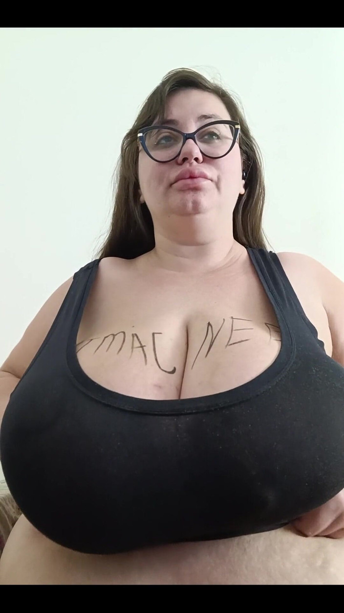 Nina Doll: Big Saggy Tits