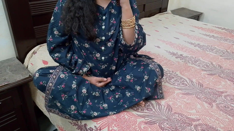 QueenbeautyQB: Fiica vitregă i-a spus mamei ei vitrege despre puterea sexuală...