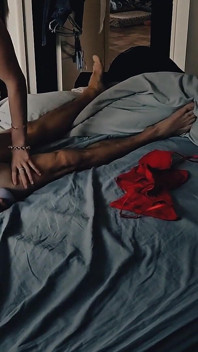 Mavi saç, büyük tutum - hayalindeki orta yaşlı seksi kadın fantezisi