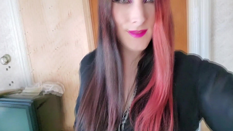 Ivyrose499: Business tranny and dildo fuck