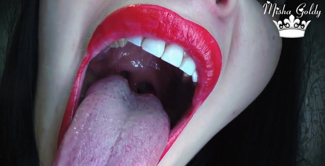 Goddess Misha Goldy: Jsi otrok krutých Obryní! Mmm vypadáš tak chutně! Chci tě...