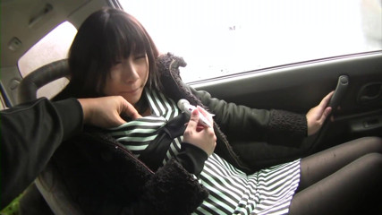Asian Mature Climax: Horny asian slut masturbates in the car