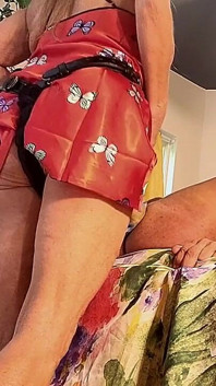 Çok renkli mega dildo takma yarakla yavaş ve kolay