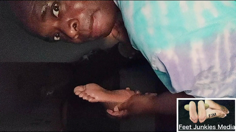 Foot Patrol: Carmel.milf.prettyfeet Afterwork Sweaty Stnky Feet Worship N Toe Sucking