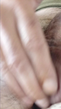 Morning Boner and Masturbation, the Penis Breaks Out of Your Hand
