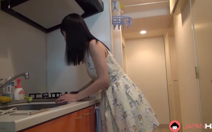 Japan HDV: Mai Araki and Boyfriend Get Naked While Cleaning the House